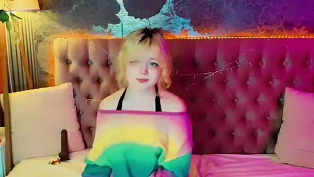 EmilyAngells online show from 05-26-26, 07:28