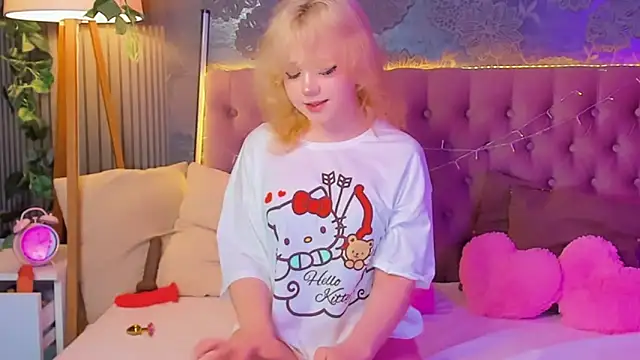 EmilyAngells online show from 04-01-26, 05:42