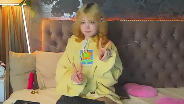 EmilyAngells online show from 02-16-26, 07:18