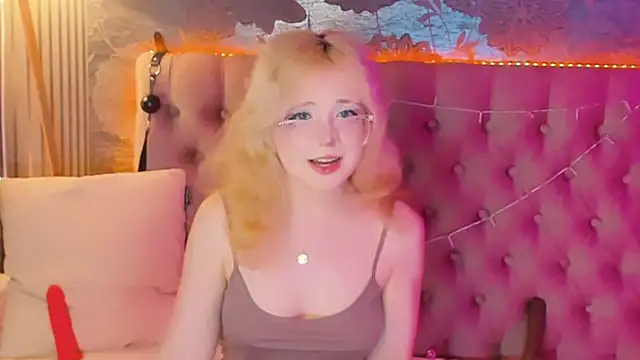 EmilyAngells online show from 06-27-26, 08:09