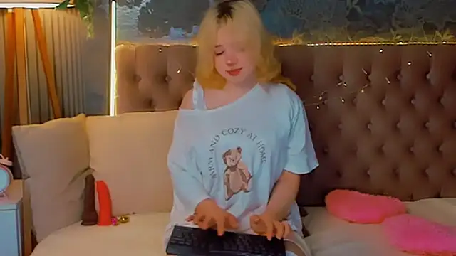 EmilyAngells online show from 02-24-26, 06:58