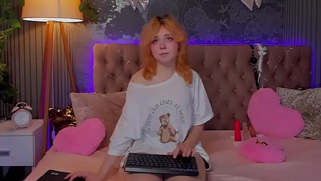 EmilyAngells online show from 12-18-25, 07:13