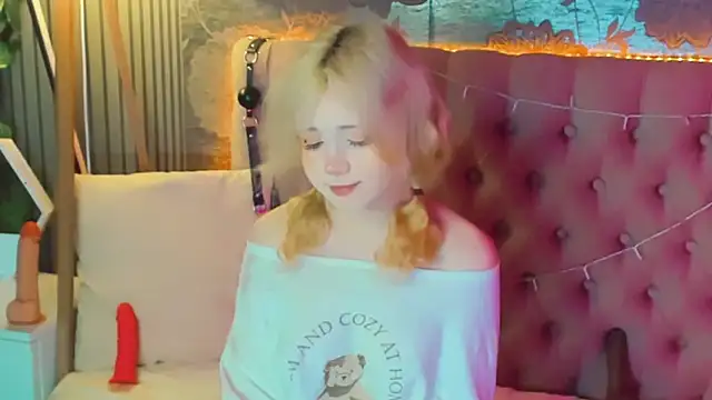 EmilyAngells online show from 06-30-26, 06:13