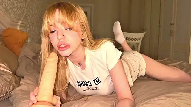 Snapshot of _BunnyDollStella_ chatting on 02-04-26, 04:40 BunnyDollStella online show from 02-04-26, 04:40