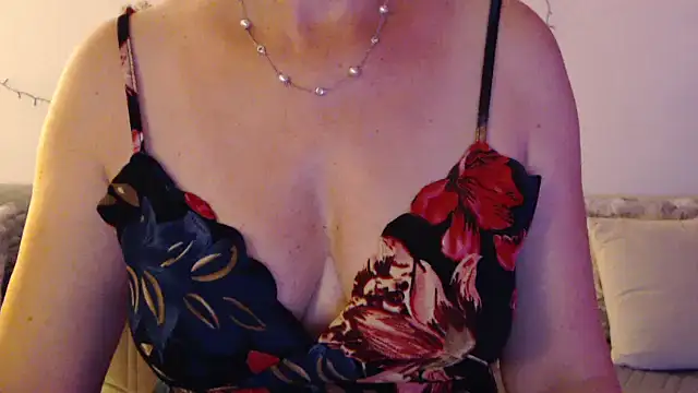 YourfantasyGiuly online show from 07-18-26, 04:48