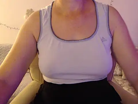 Snapshot of YourfantasyGiuly chatting on 06-06-26, 09:03 YourfantasyGiuly online show from 06-06-26, 09:03