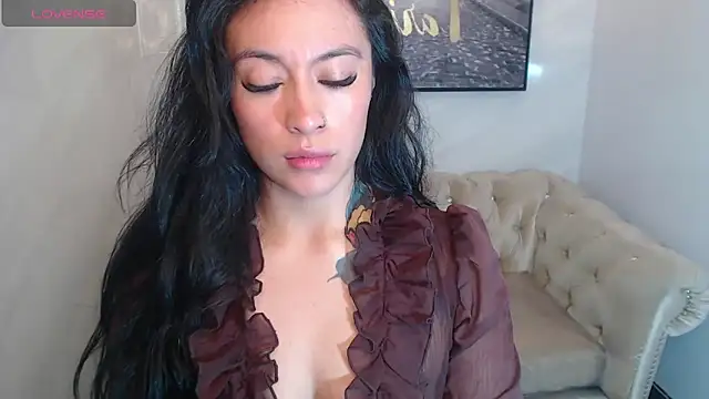 Isabella Collen v online show from 06-13-26, 01:09