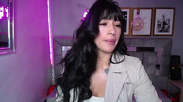 Snapshot of Isabella_Collen_v chatting on 03-10-25, 12:38 Isabella Collen v online show from 03-10-25, 12:38