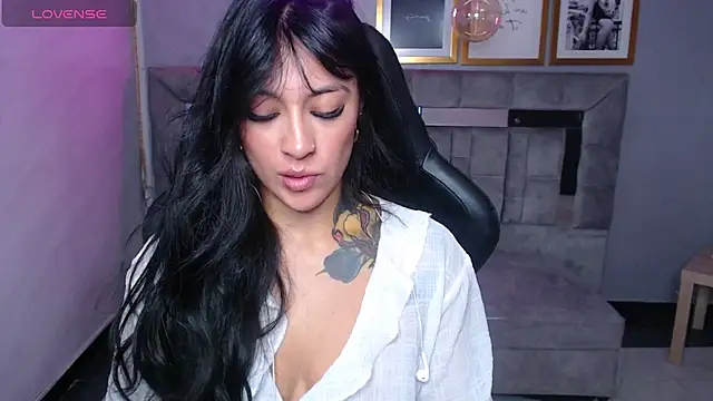 Snapshot of Isabella_Collen_v chatting on 09-11-25, 01:11 Isabella Collen v online show from 09-11-25, 01:11
