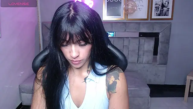 Snapshot of Isabella_Collen_v chatting on 09-10-25, 12:59 Isabella Collen v online show from 09-10-25, 12:59