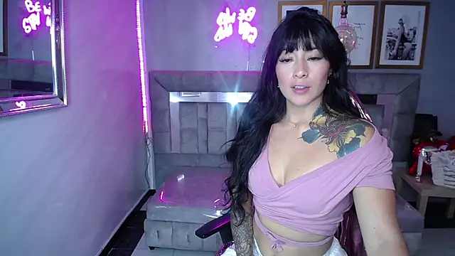 Snapshot of Isabella_Collen_v chatting on 02-25-25, 03:31 Isabella Collen v online show from 02-25-25, 03:31