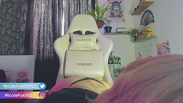 NicoleFox23  online show from 03-14-25, 07:01