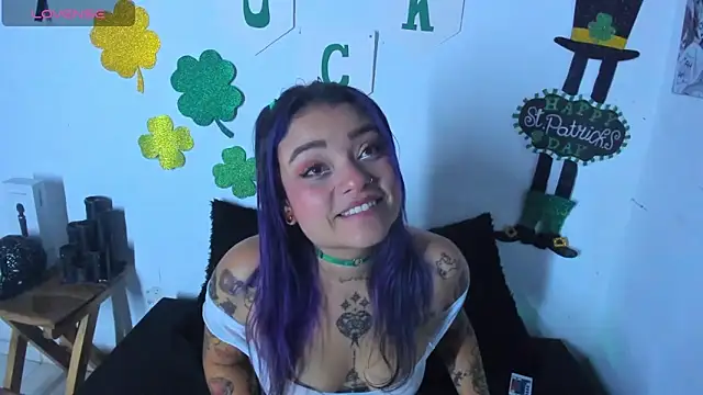 Snapshot of ChloeAllennn chatting on 03-18-25, 06:28 ChloeAllennn online show from 03-18-25, 06:28