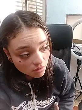 Snapshot of ChloeAllennn chatting on 05-19-26, 02:02 ChloeAllennn online show from 05-19-26, 02:02