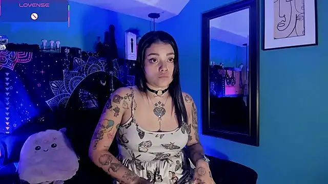 Snapshot of ChloeAllennn chatting on 05-06-26, 12:36 ChloeAllennn online show from 05-06-26, 12:36
