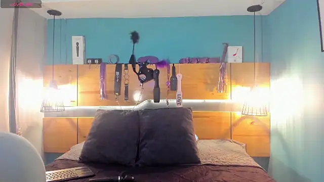 ChloeAllennn online show from 11-13-25, 12:09