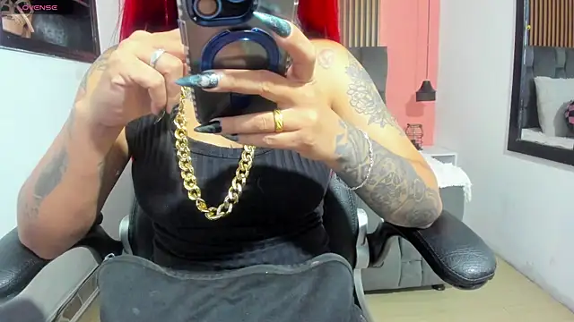 Snapshot of Georgina_Vega chatting on 10-29-25, 07:40 Georgina Vega online show from 10-29-25, 07:40