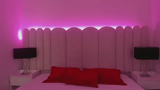 Antonella Smiith  online show from 10-29-25, 01:43