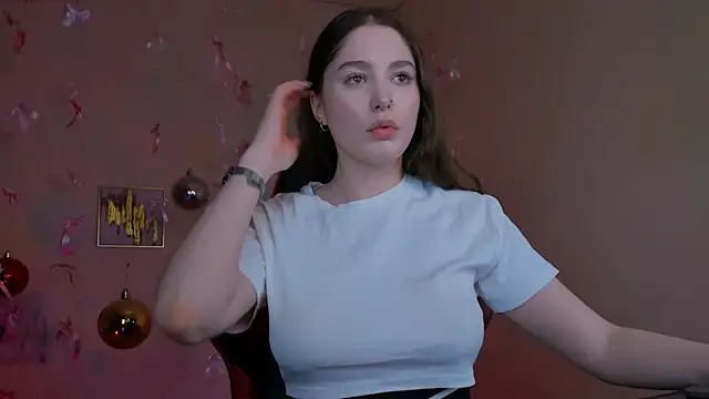 Snapshot of hazel_sullivan chatting on 12-15-25, 12:11 hazel sullivan online show from 12-15-25, 12:11