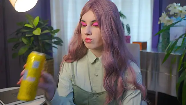 LucettaBurks online show from 02-25-25, 11:21