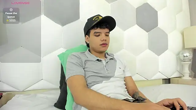 Axel Forte online show from 10-24-25, 01:21