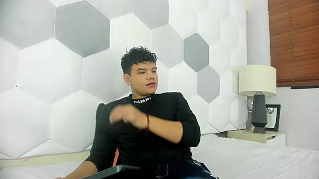 Axel Forte online show from 04-15-26, 01:26