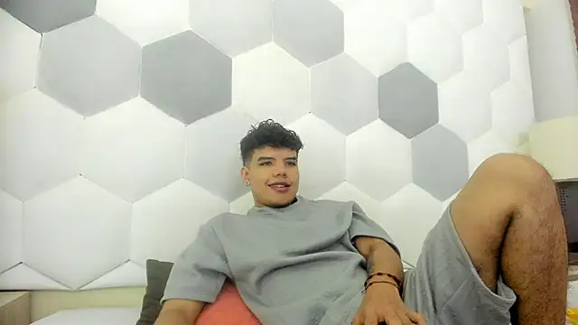 Axel Forte online show from 12-20-25, 01:03