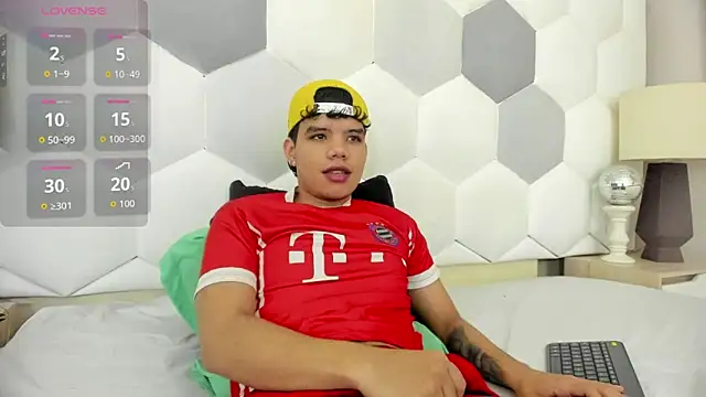 Axel Forte online show from 10-25-25, 01:23