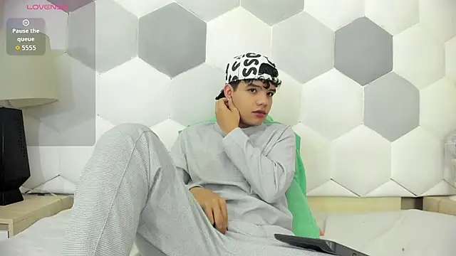 Axel Forte online show from 10-27-25, 01:45