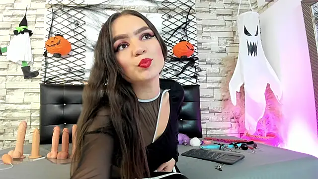 Agata  Rose online show from 10-28-25, 12:00