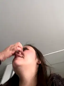 Luna kitty online show from 11-28-25, 05:57