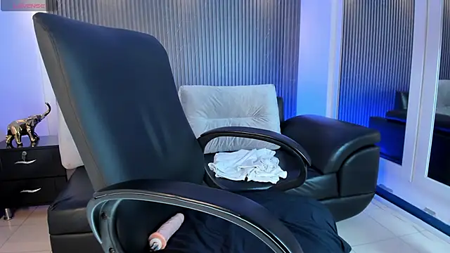 Ivaannaa  online show from 12-16-25, 02:32