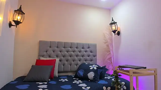 Maite Smith  online show from 04-14-26, 01:38