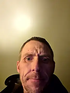 Snapshot of lambomusik chatting on 04-19-26, 01:39 lambomusik online show from 04-19-26, 01:39