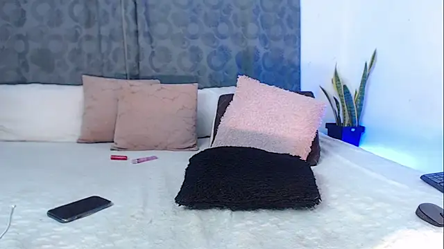 Lauryn lee online show from 04-14-26, 01:21