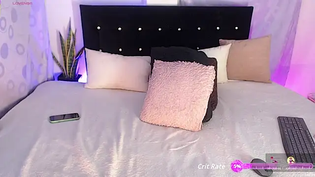 Lauryn lee online show from 11-11-25, 07:08