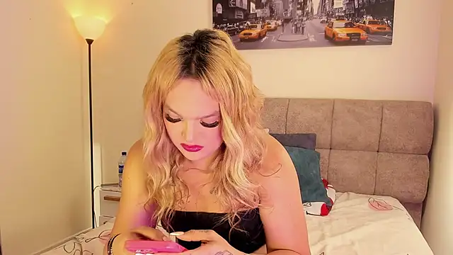 ScarletThompsonx online show from 10-05-25, 01:40