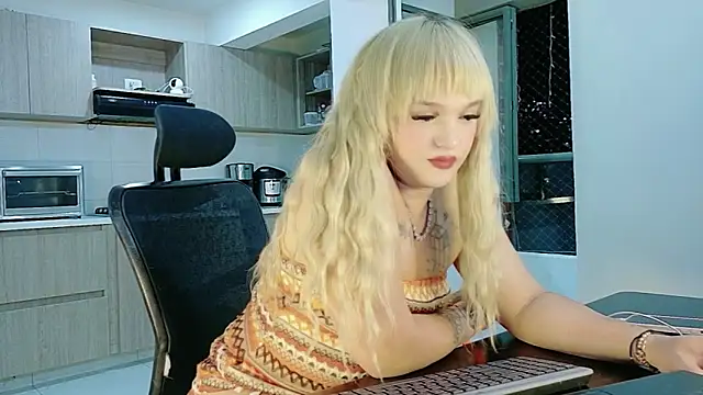 ScarletThompsonx online show from 07-14-26, 02:05