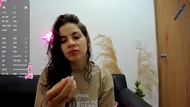jessyegoldenn online show from 06-11-26, 03:09