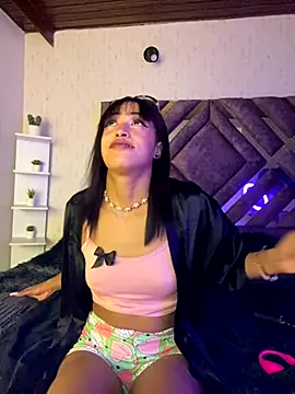 MichelleDiaz Pink online show from 09-24-25, 05:47