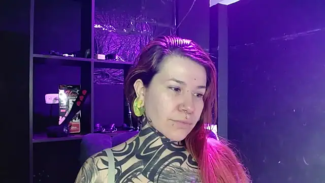 Snapshot of Pandora_9666 chatting on 10-21-25, 02:16 Pandora 9666 online show from 10-21-25, 02:16
