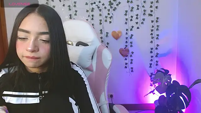 hellokitty  valery online show from 07-12-26, 06:03