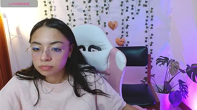 hellokitty  valery online show from 07-06-26, 01:34