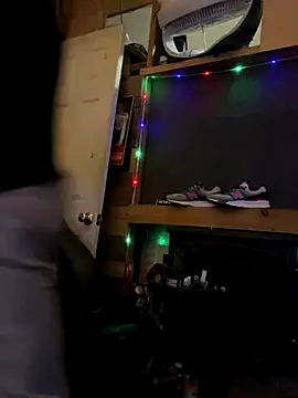 Polaroid White online show from 10-01-25, 08:19