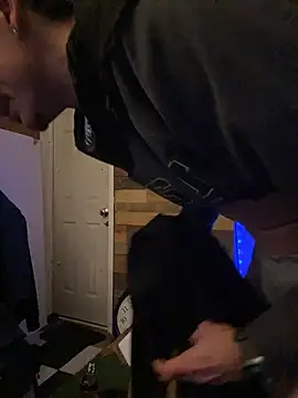 Polaroid White online show from 11-04-25, 07:23