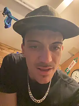 Polaroid White online show from 11-22-25, 06:23