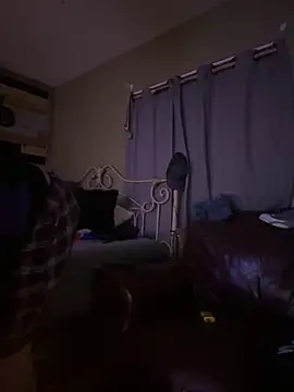 Polaroid White online show from 03-04-25, 06:47