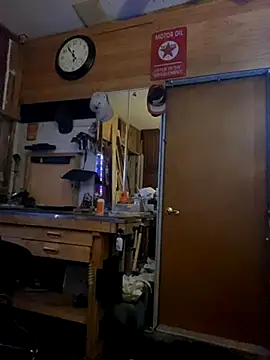 Polaroid White online show from 10-23-25, 05:50