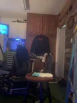 Polaroid White online show from 01-08-26, 04:46