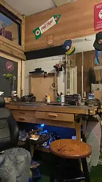 Polaroid White online show from 11-08-25, 10:35